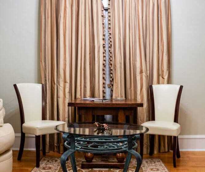 مبيت وإفطار Decatur Courthouse Suites