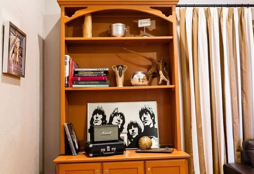 Aamiaismajoitus (B&B) Decatur Courthouse Suites