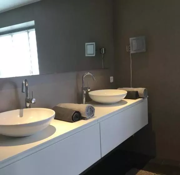 ベッドアンドブレックファースト Le Clos D  Aÿ