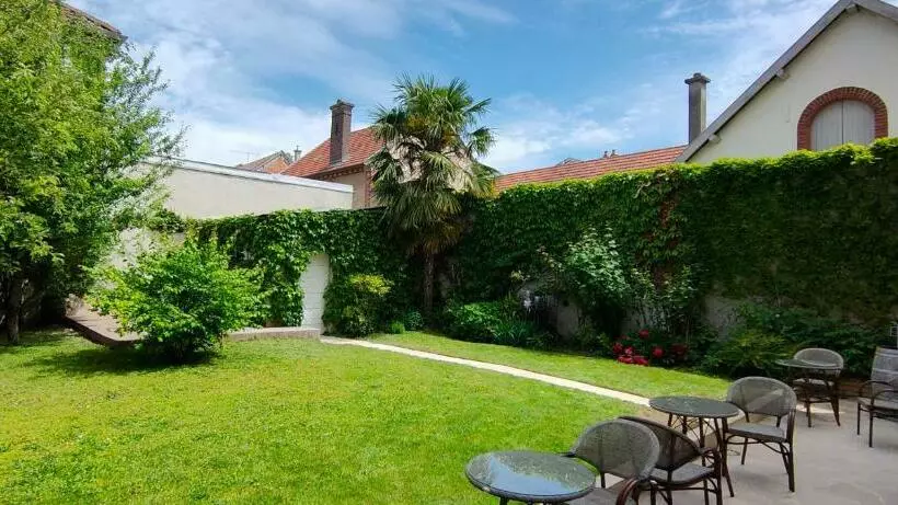 ベッドアンドブレックファースト Le Clos D  Aÿ