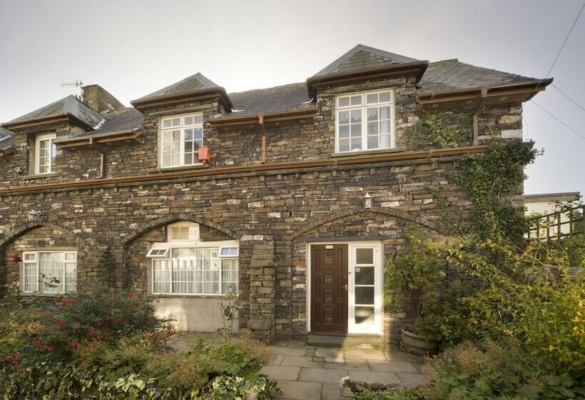 Derwent Manor Apartments