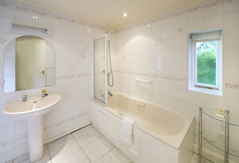 Derwent Manor Apartments