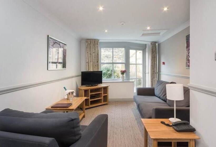 Derwent Manor Apartments