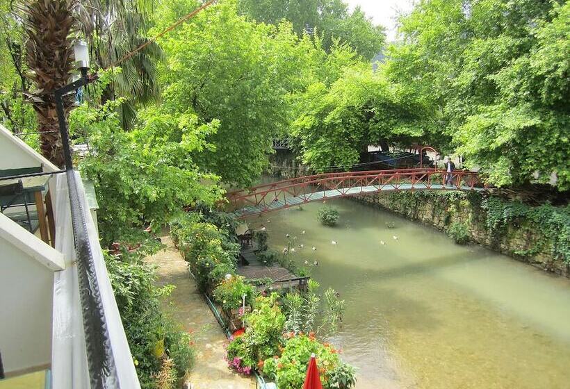 هتل Arikanda River Garden