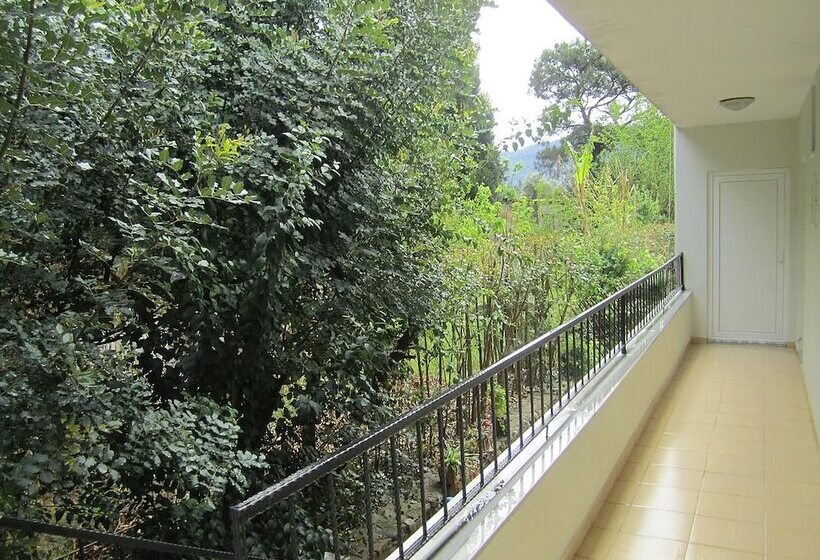 هتل Arikanda River Garden