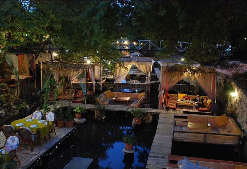 هتل Arikanda River Garden