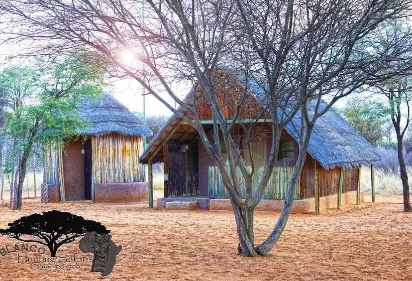 Hotelli Blanco Hunting Safaris Game Ranch