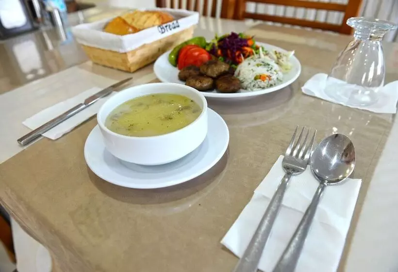 ホテル Doyuranlar Ata