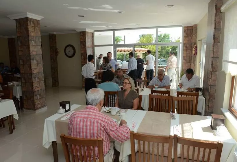 ホテル Doyuranlar Ata