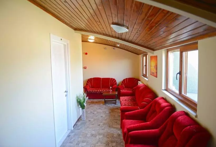 ホテル Doyuranlar Ata