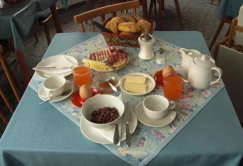 Hotelli Erlebnisbauernhof Pension Waschnig