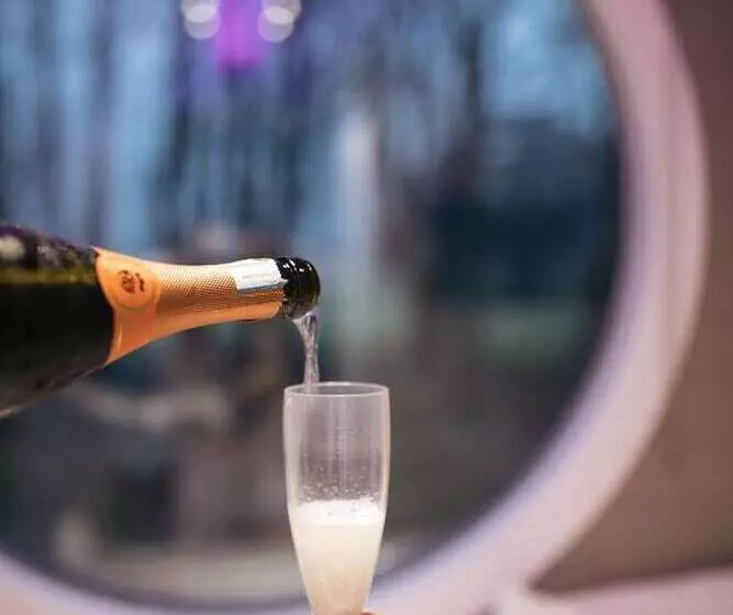 Hotelli Riverbeds Lodges With Hot Tubs