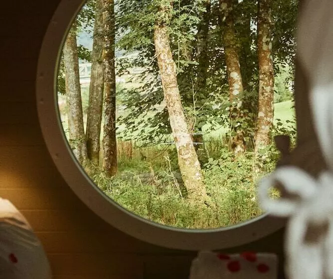 Hotelli Riverbeds Lodges With Hot Tubs