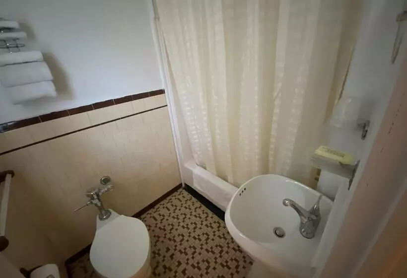 モーテル Gateway Inn