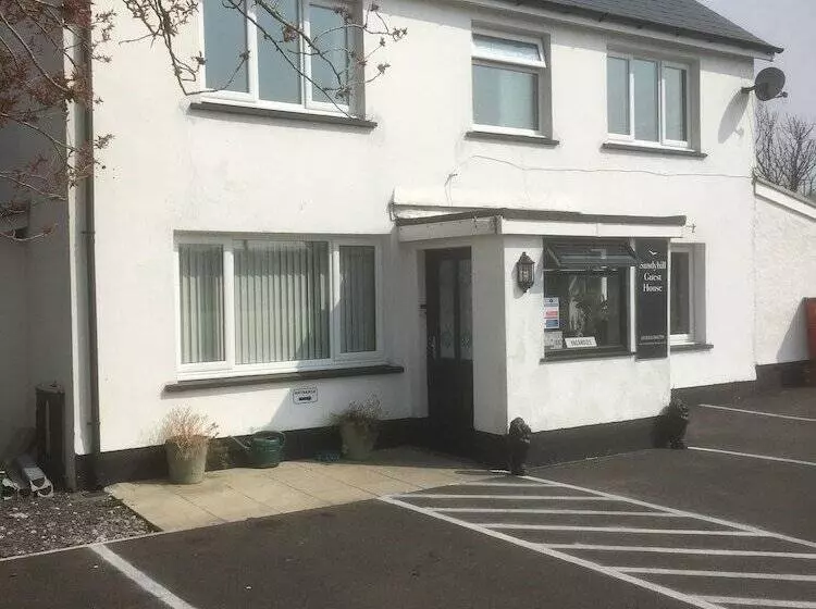 Majatalo Sandyhill Guest House