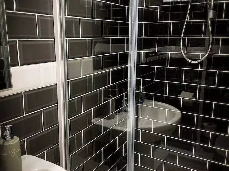 Majatalo Sandyhill Guest House