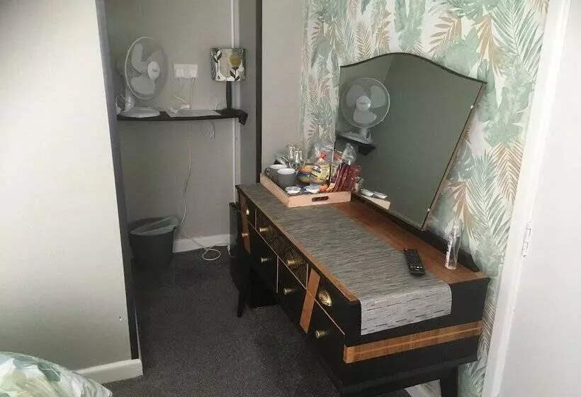 Majatalo Sandyhill Guest House