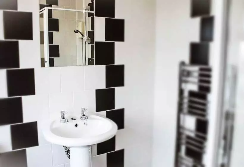 Majatalo Sandyhill Guest House