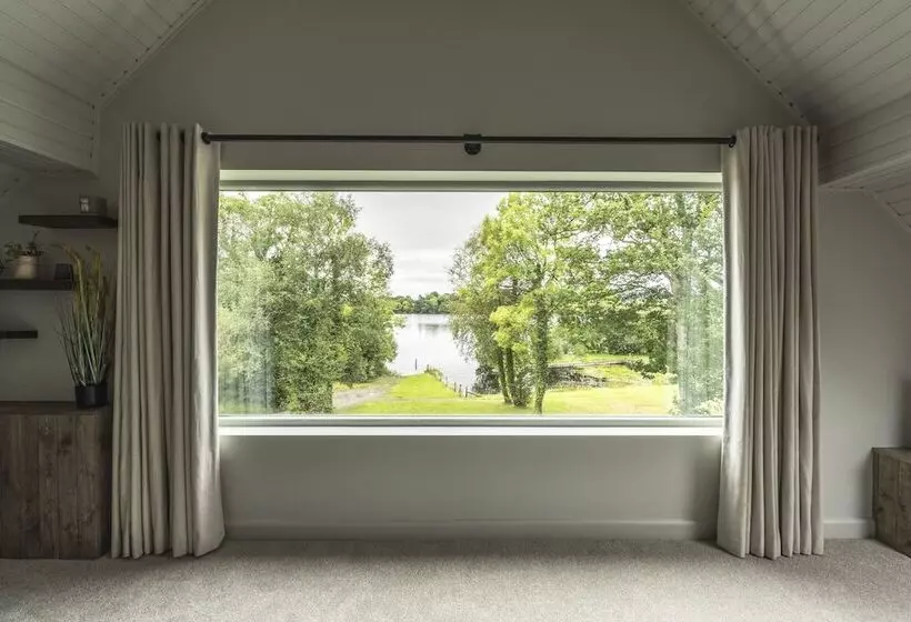 Lomakeskus Elements Lodges