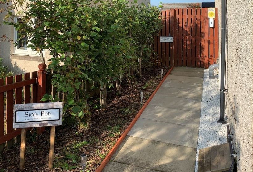 Skye Pod