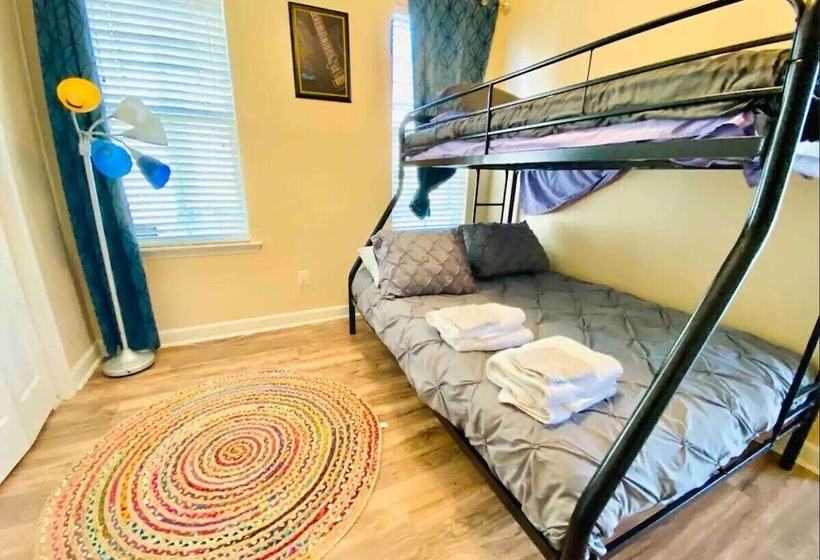 The Blue Door Bungalow  Ideal For A Group Of 7