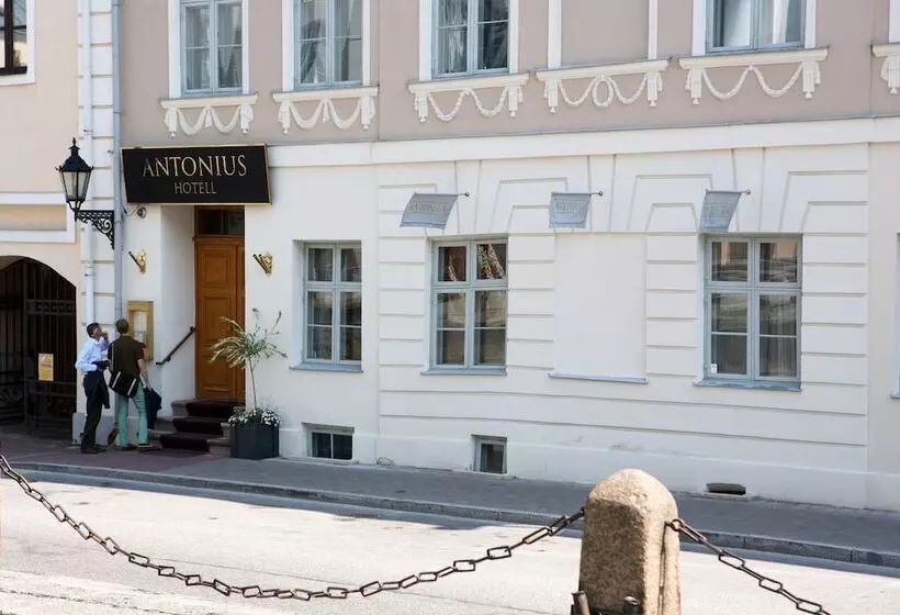 هتل Antonius