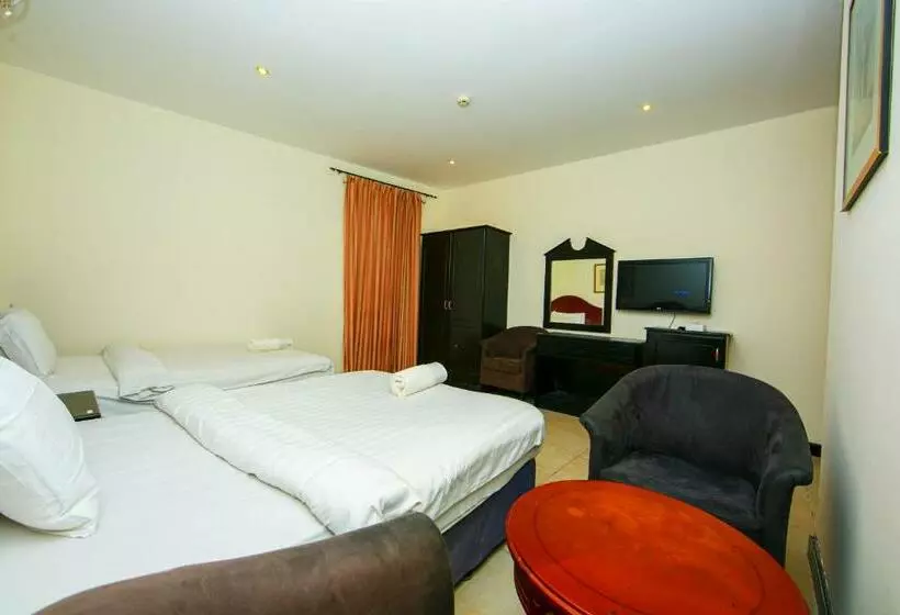 هتل Bahrain Plaza