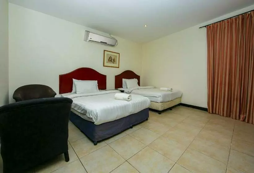 هتل Bahrain Plaza