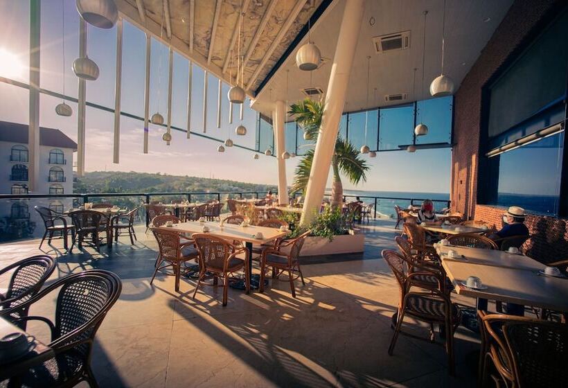 Szálloda Caracol Plaza