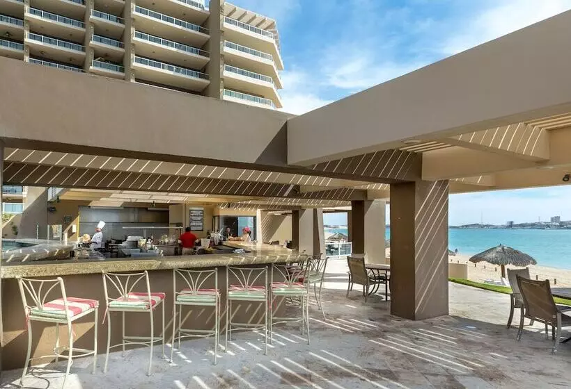 فندق Las Palomas Beach & Golf Resort