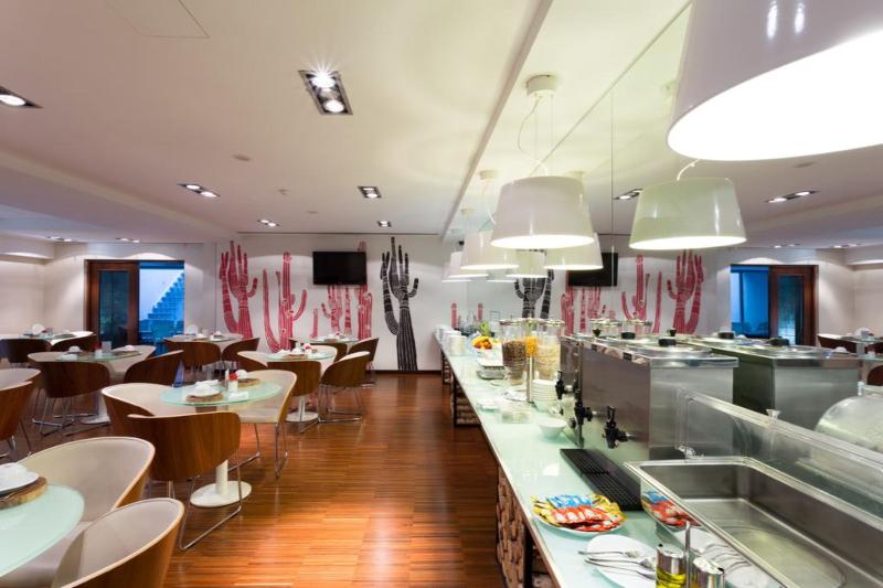 هتل Porto Trindade