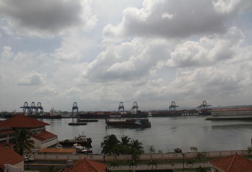 Radisson Colon 2,000 Hotel & Casino