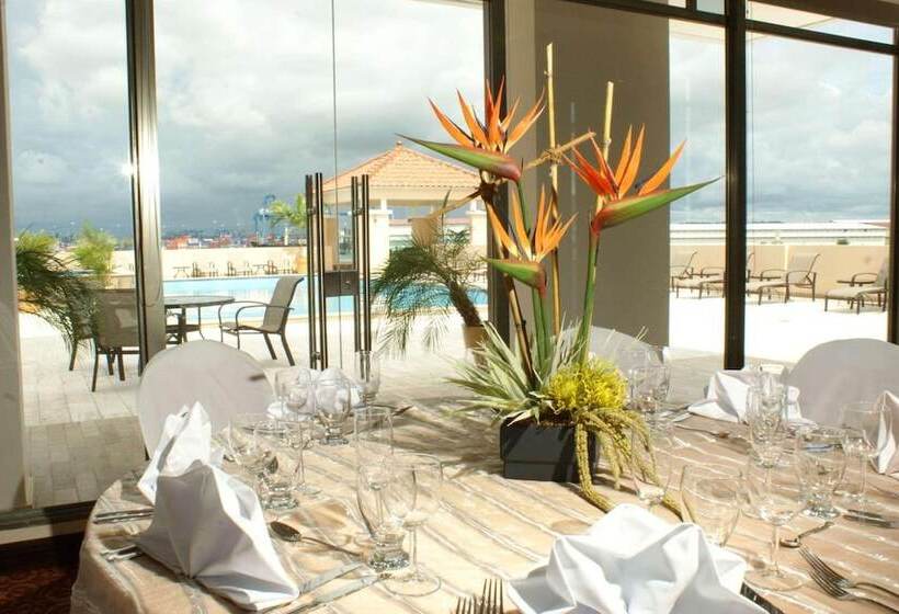 Radisson Colon 2,000 Hotel & Casino