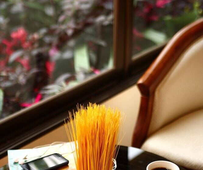 בית מלון כפרי The Palm Garden