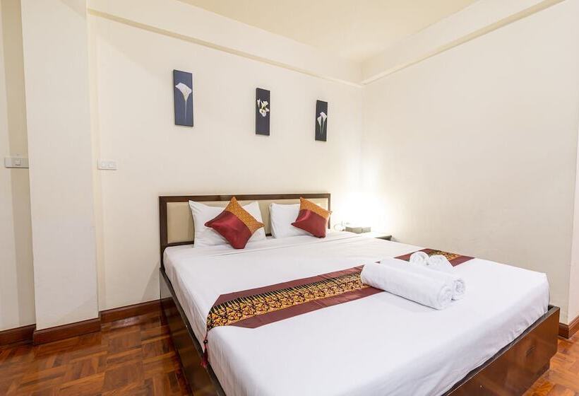 בית מלון כפרי The Palm Garden