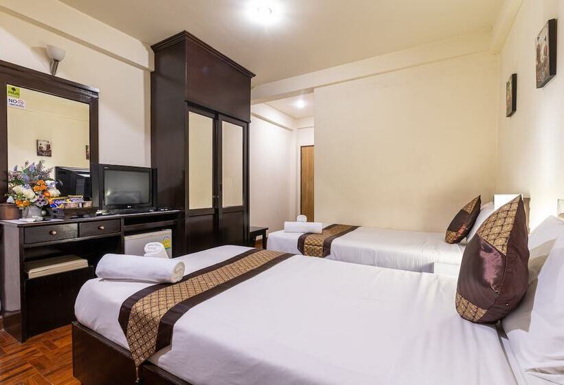 בית מלון כפרי The Palm Garden