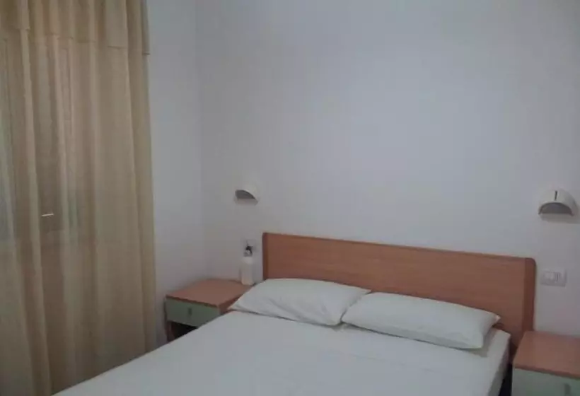 בית מלון כפרי Villaggio Piano Grande