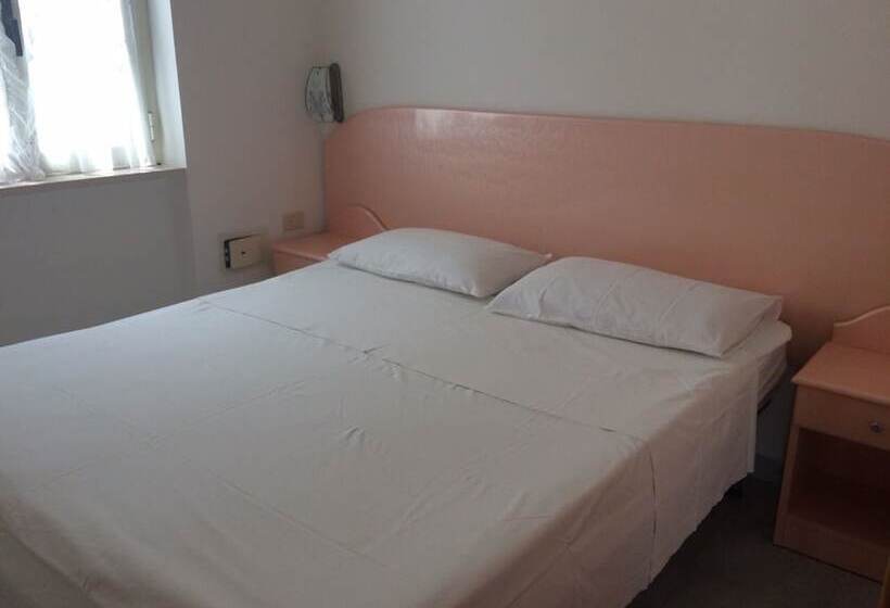 فندق Villaggio Piano Grande