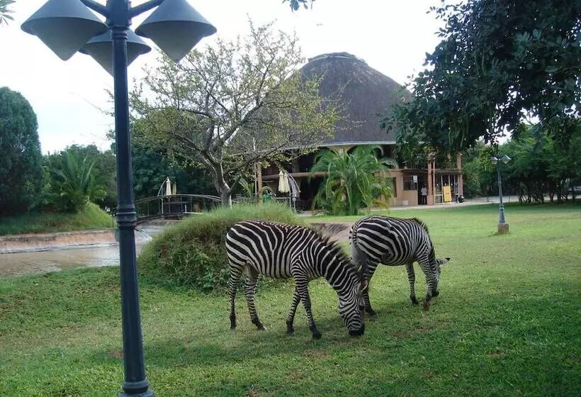 استراحتگاه Kaazmein Lodge