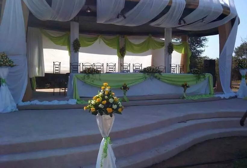 استراحتگاه Kaazmein Lodge