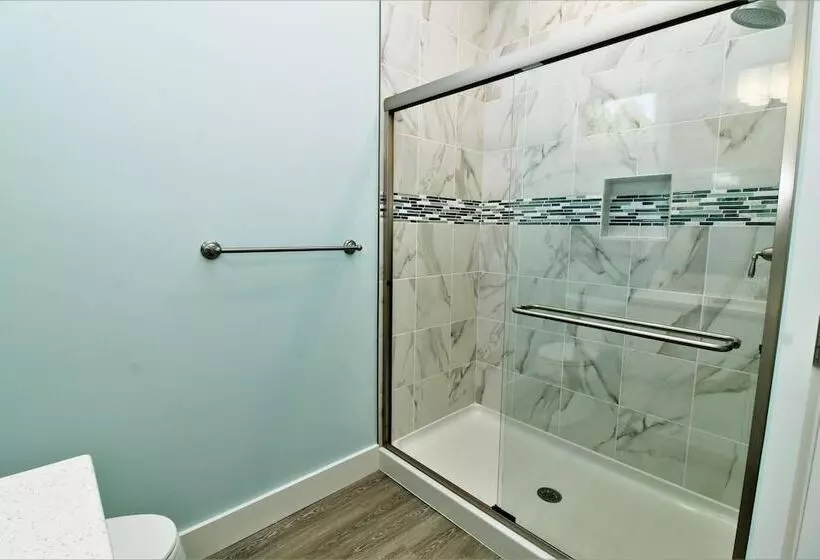 Beacon Quarters By Kees Vacations