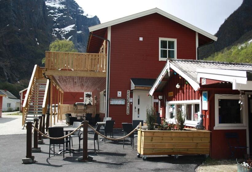 منتجع Gudvangen Camping