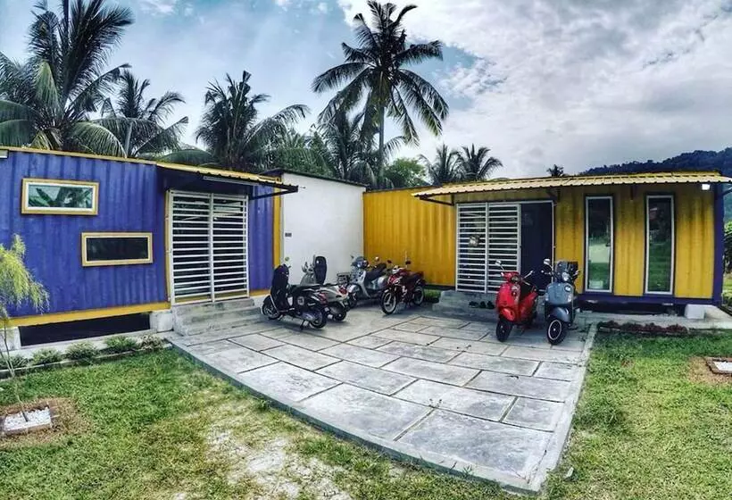 Lumut Cube Homestay Kontena