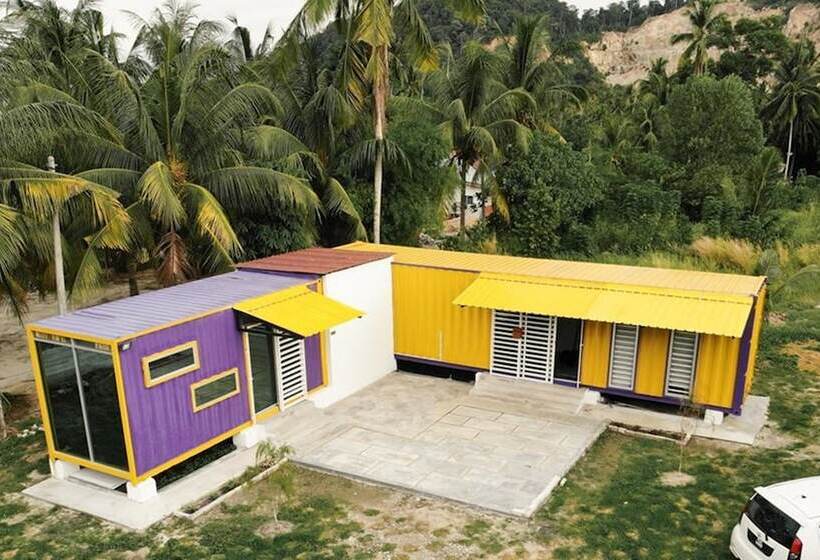 Lumut Cube Homestay Kontena