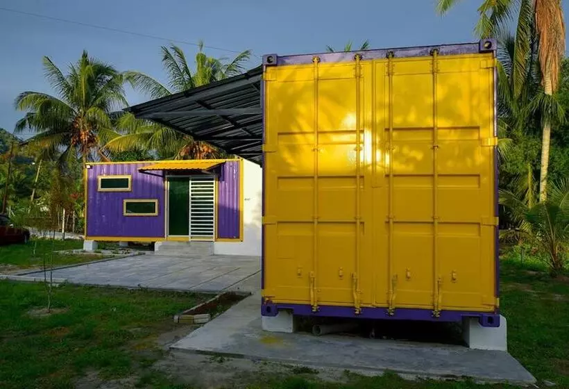 Lumut Cube Homestay Kontena