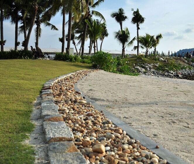 Lumut Cube Homestay Kontena