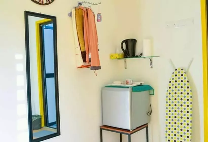 Lumut Cube Homestay Kontena