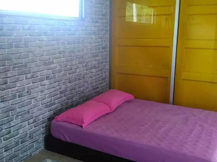 Lumut Cube Homestay Kontena