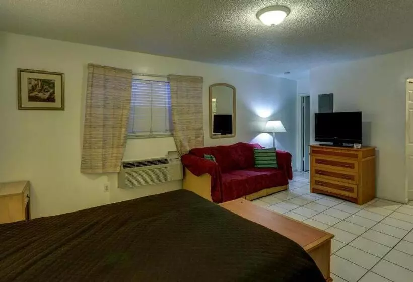 Richard's Motel Studios