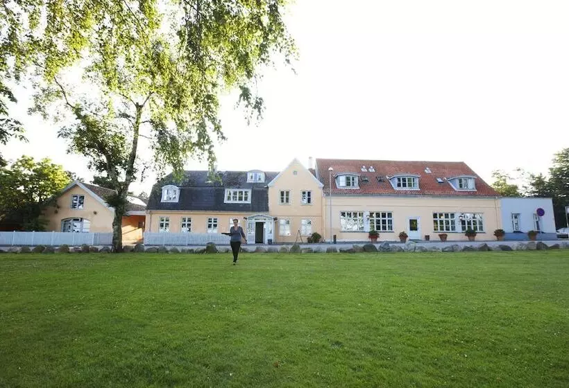 Aamiaismajoitus (B&B) Stevns Klint Strandpension